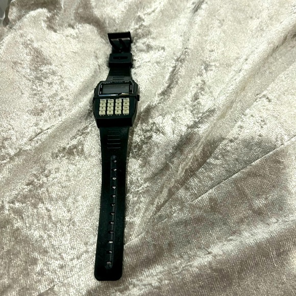 Watch - Picture 2 of 5